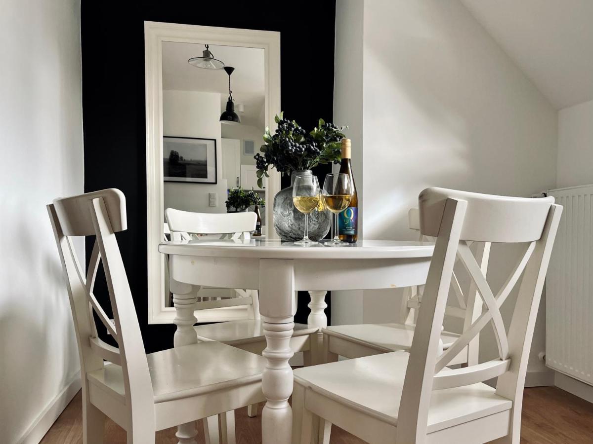 Apartament Dana Browna Jelenia Góra Екстериор снимка