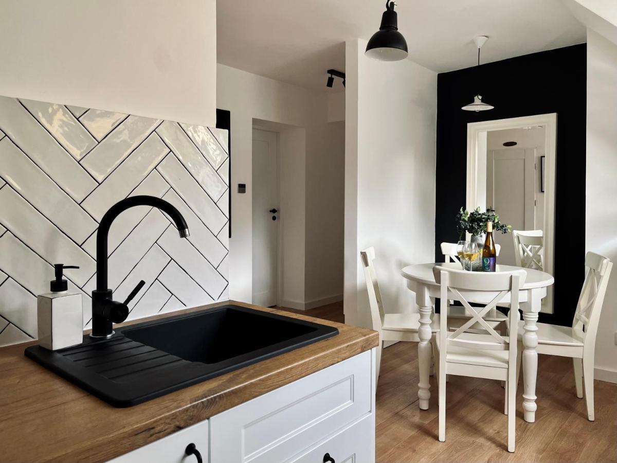 Apartament Dana Browna Jelenia Góra Екстериор снимка