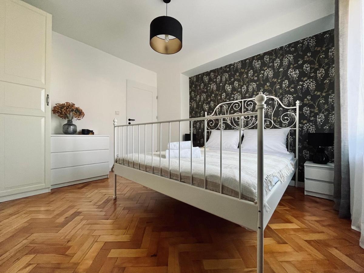 Apartament Dana Browna Jelenia Góra Екстериор снимка