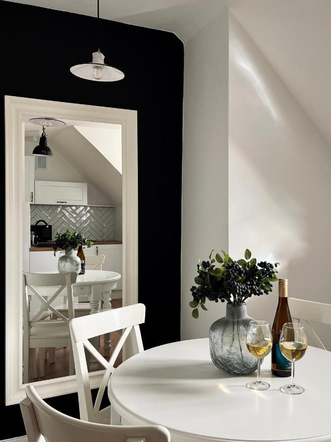 Apartament Dana Browna Jelenia Góra Екстериор снимка