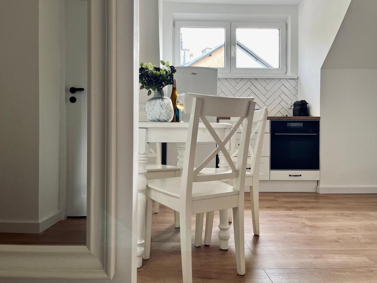 Apartament Dana Browna Jelenia Góra Екстериор снимка