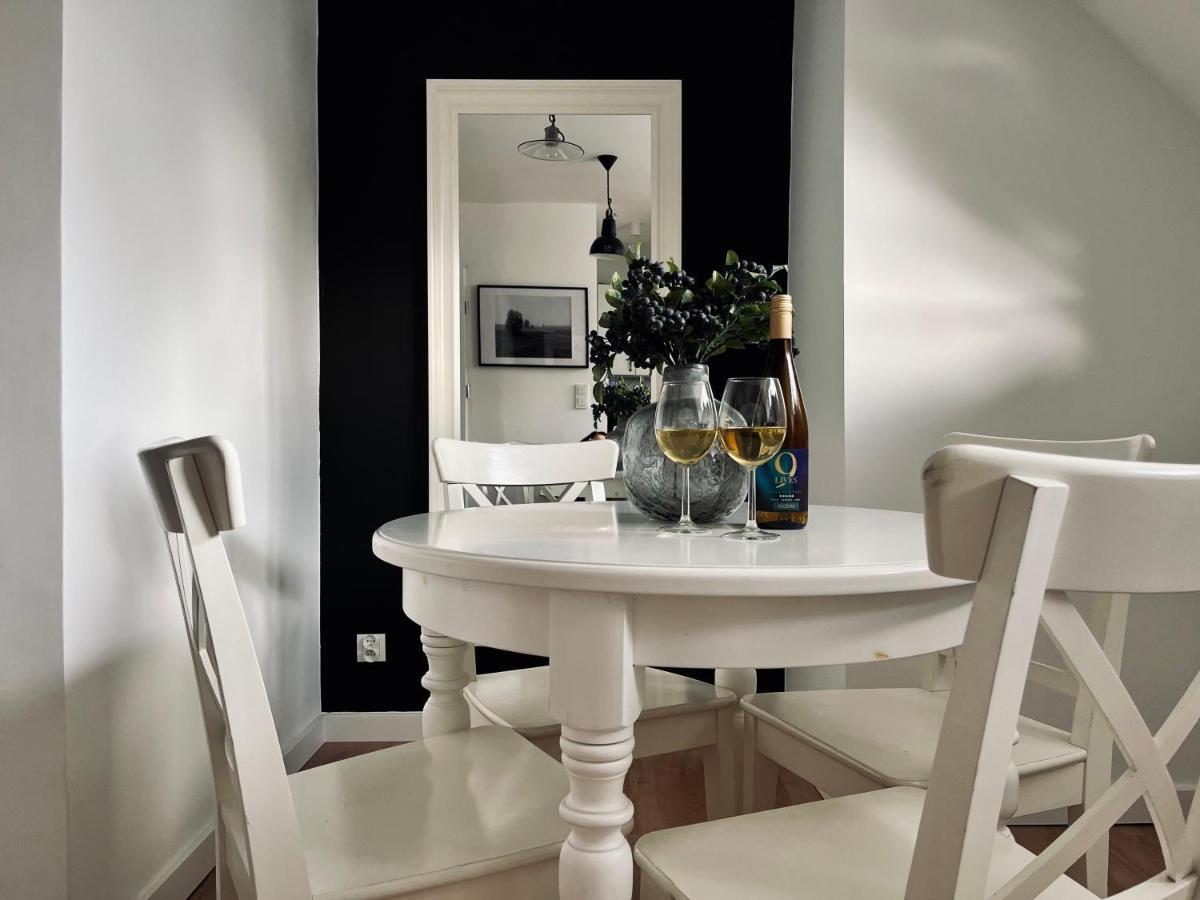 Apartament Dana Browna Jelenia Góra Екстериор снимка
